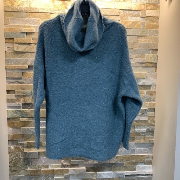 Catherine Malandrino Cozy Eyelash Knit Turtleneck - Picture 3 of 5